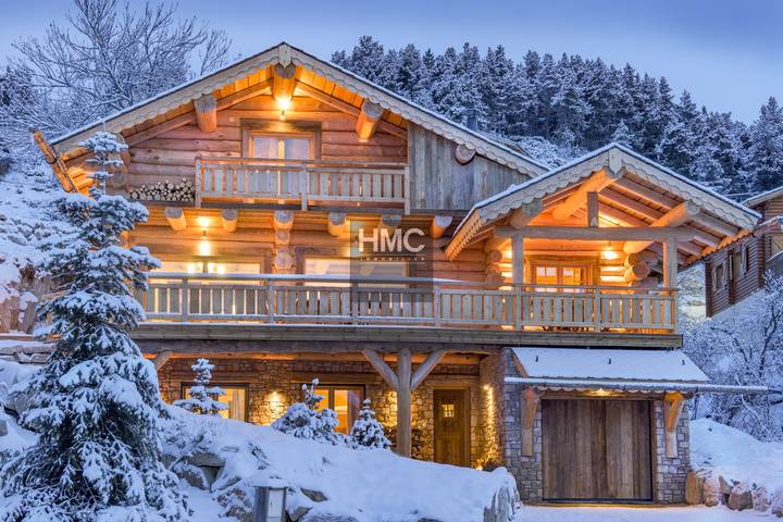 Chalet pour 10 personnes, avec Balcon et Jacuzzi ainsi que Terrasse et Sauna à Bolquère