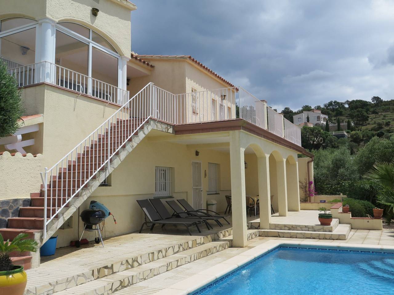 Hermosa villa con piscina privada y aire acondicionado en Rosas in El Mas Fumats, Roses