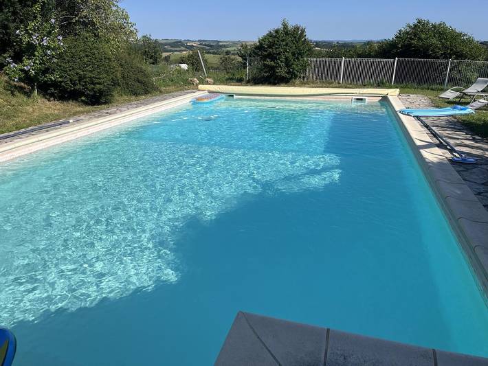 Gîte pour 5 personnes, avec piscine et jardin, animaux acceptés à Paulinet