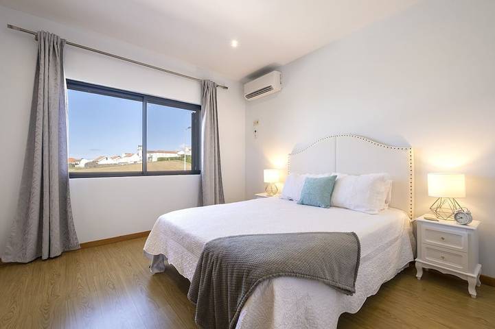 Casa Celeste-Deluxe Ocean View/Heated Pool in Ponta Garça, São Miguel