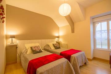 Gîte pour 10 personnes, avec terrasse et jardin, animaux acceptés à Saint-Dolay