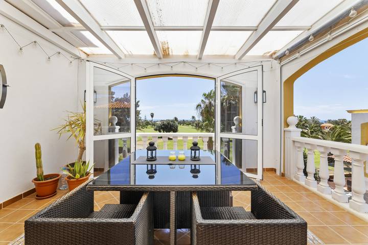 Ferienwohnung für 4 Personen, mit Ausblick und Terrasse sowie Pool in Antigua - 2