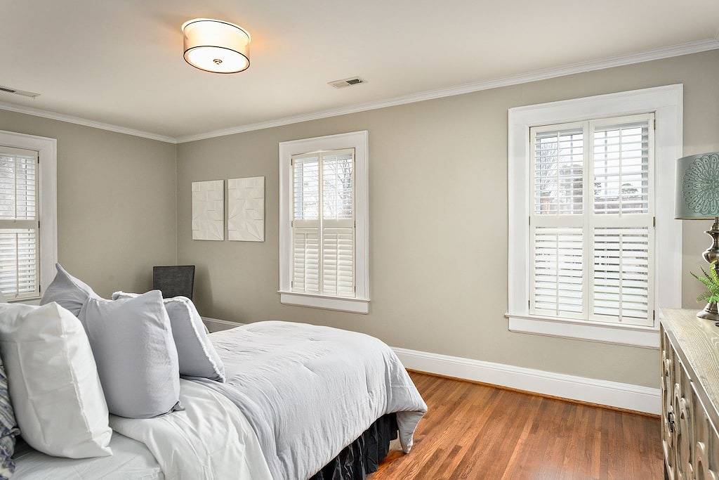 Luxurious Cape Cod in Emerywood - Minutes to Furniture Market & Hp University in High Point, Guilford County