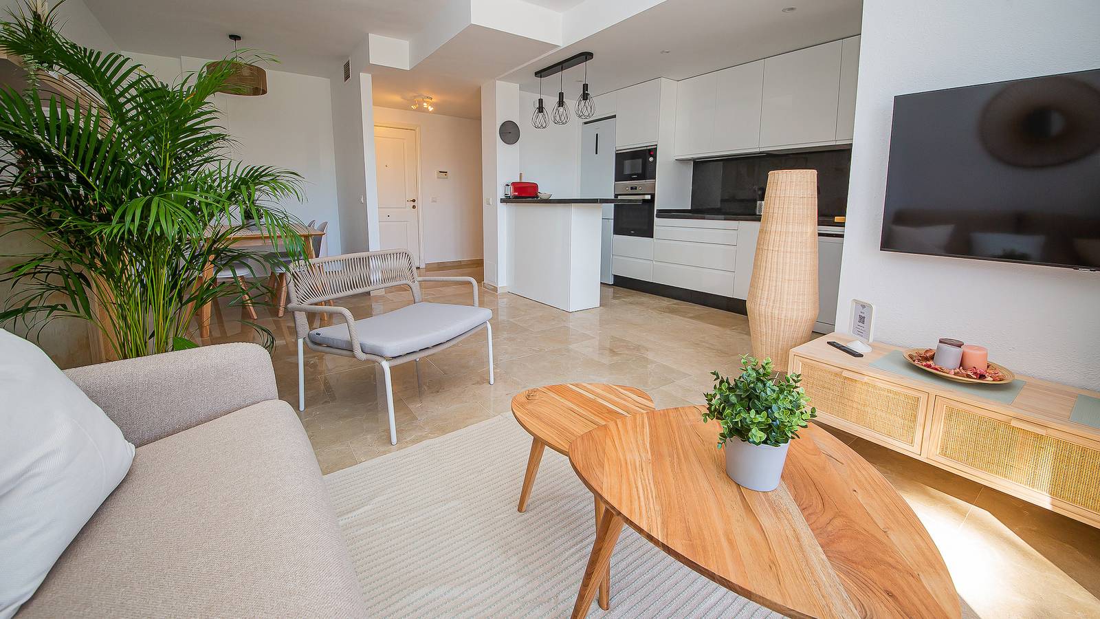 Entire apartment, Marina Real 504 in Playa Gaviotas, Manilva