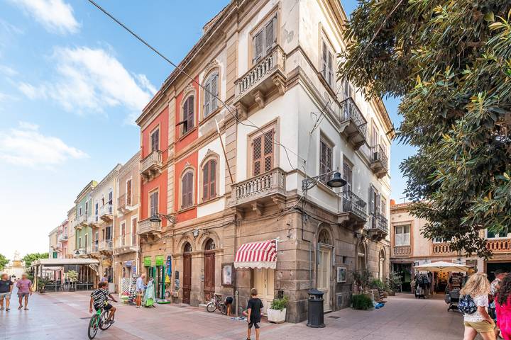 Appartamento intero, Alloggio vacanze 'L'Appartamento nel Corso' con Wi-Fi in Carloforte, Sulcis Iglesiente