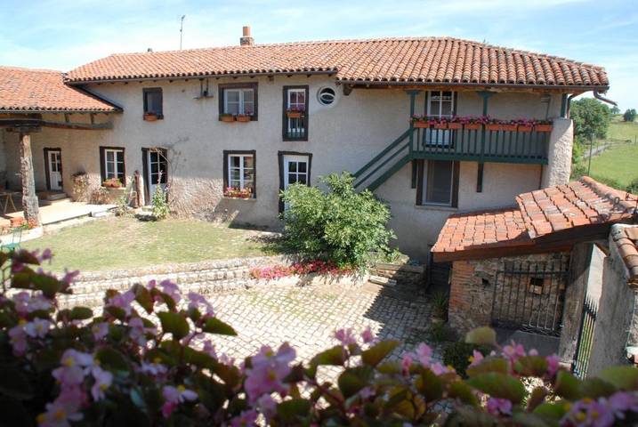 Chambre d’hôte pour 2 personnes, avec Terrasse ainsi que Jacuzzi et Jardin