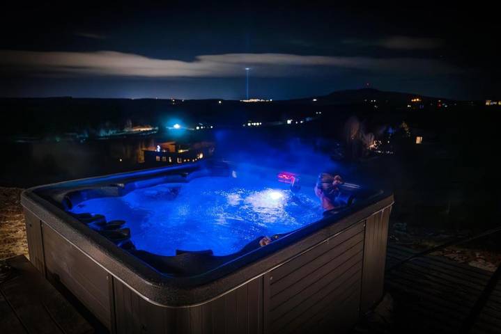 Location de vacances pour 6 personnes, avec terrasse ainsi que jardin et jacuzzi à Mosfellsbær - 4