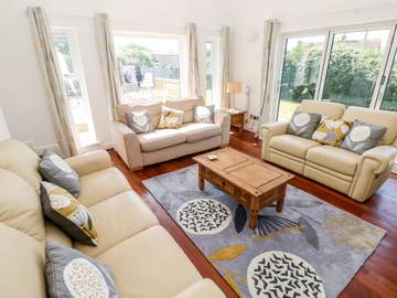 Cottage for 8 People in Swansea region, Photo 1