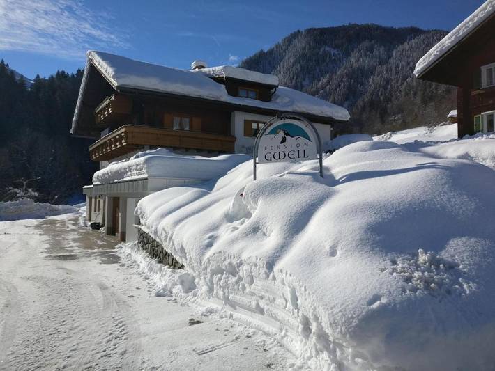 Ferienwohnung für 6 Personen, mit Balkon und Terrasse sowie Garten und Ausblick in Silvretta Montafon