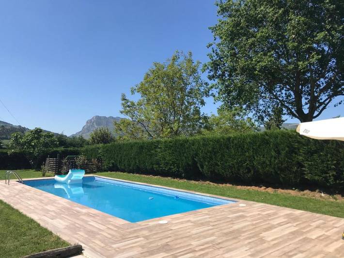 Casa rural con piscina para 13 personas, con Balcón y Terraza además de Jardín y Piscina en Vizcaya - 3