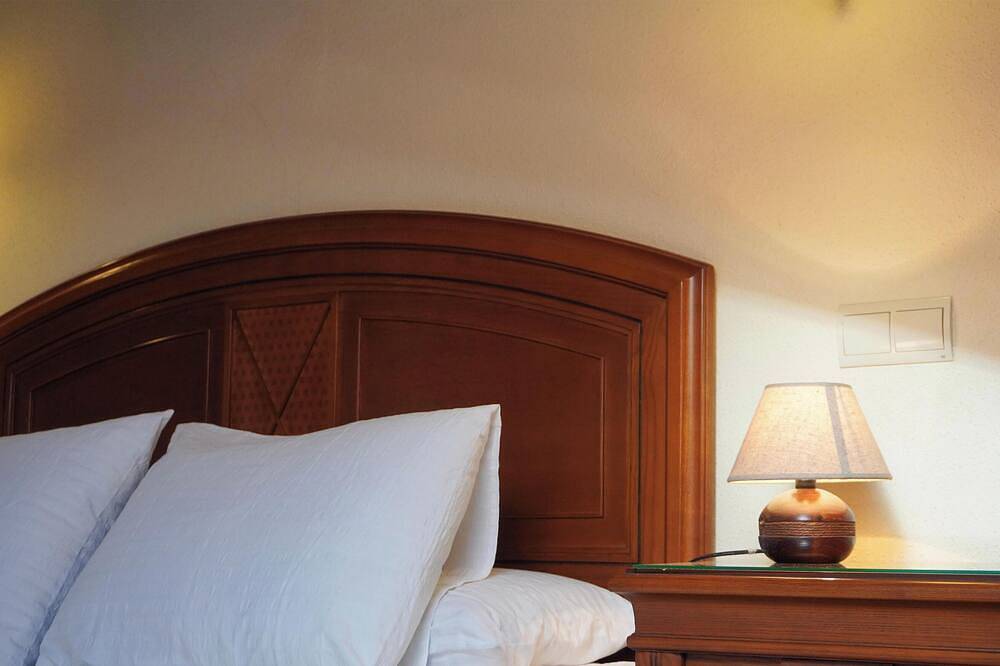 Mayra House in Camargo, Cantabrian Coast