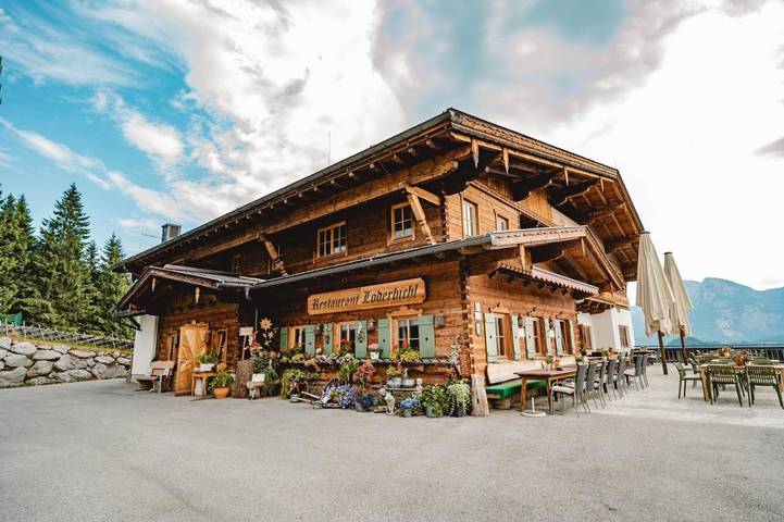 Ferienwohnung für 6 Personen, mit Terrasse und Garten sowie Sauna und Ausblick in Lofer