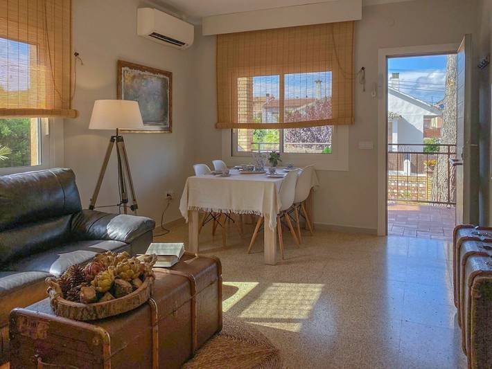 Holiday Home 'California Relax Near Sitges' with Private Pool, Wi-Fi & Air Conditioning in Canyelles (Barcelona), Garraf