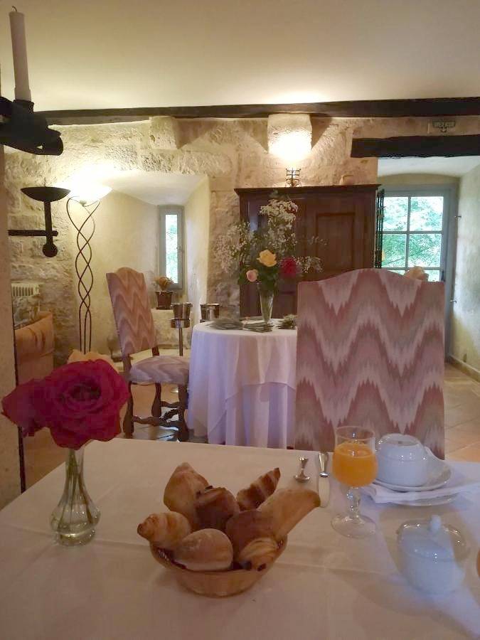 Location de vacances pour 2 personnes, avec vue ainsi que jardin et piscine à Fourcès - 2