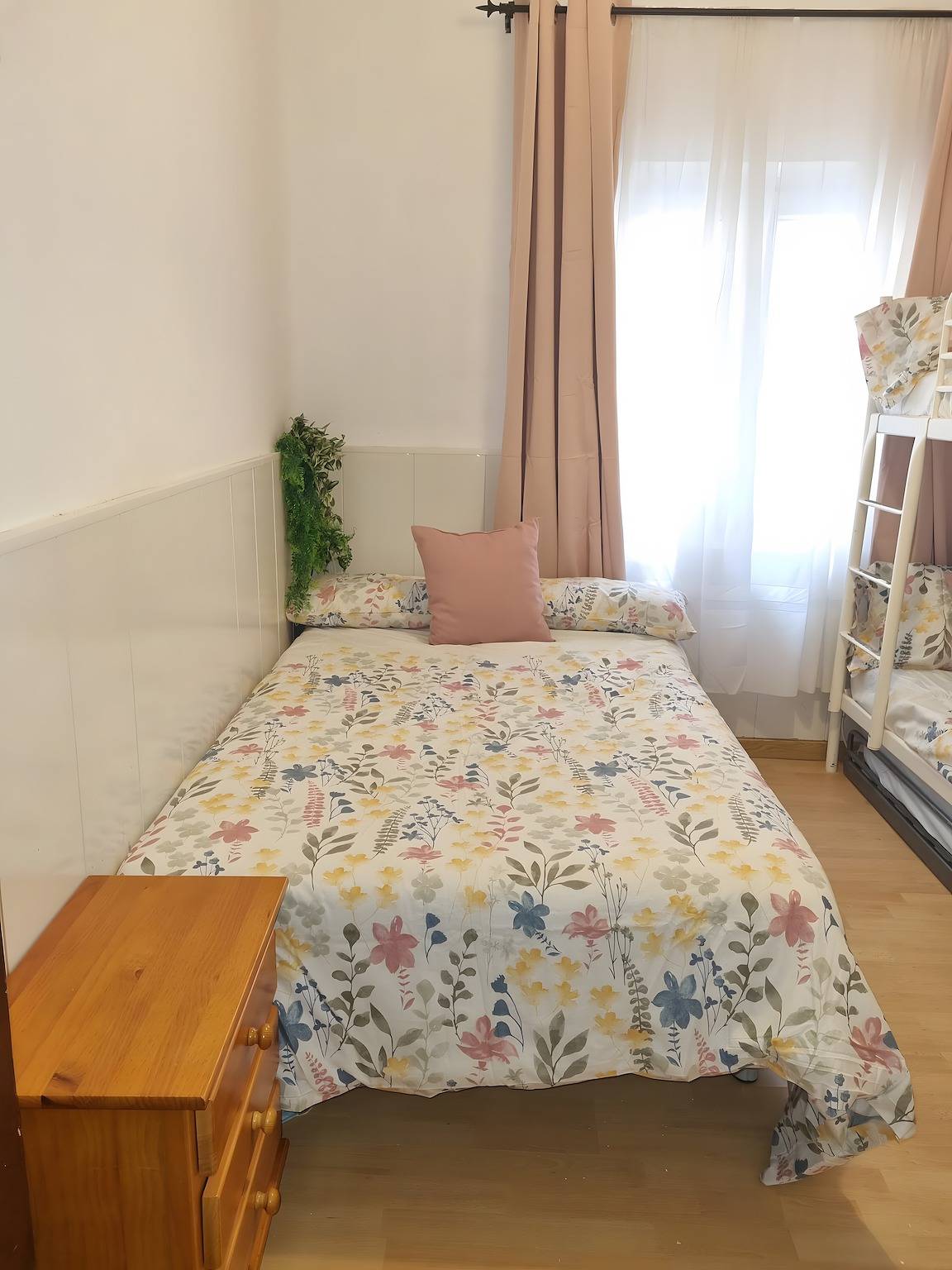 Maison de vacances 'Pisito Del Pueblo' avec Wi-Fi et climatisation in Navaluenga, Valle del Alberche