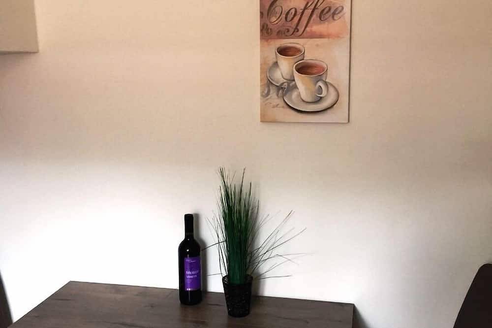 Ganze Wohnung, Appartement Haus am Eck, Eg, 40qm, 1 Schlafzimmer, Wlan in Altötting, Landkreis Altötting
