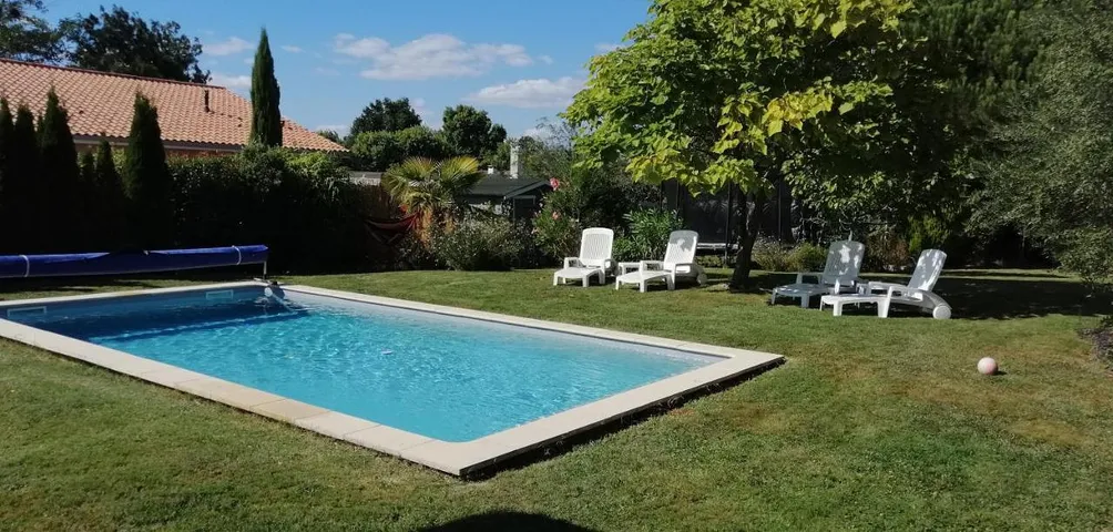 Villa für 6 Personen, mit Pool und Garten - 1