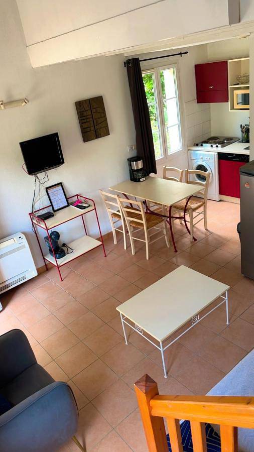 Appartement entier, Maison vacances climatisée à 20 minutes de la mer in Gallargues-le-Montueux, Côte méditerranéenne (France)