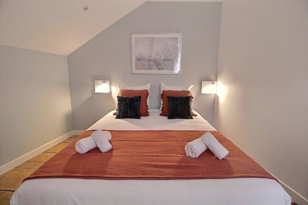 Entire apartment, Le Logis Saint-Ursin in Bourges, Bourges region