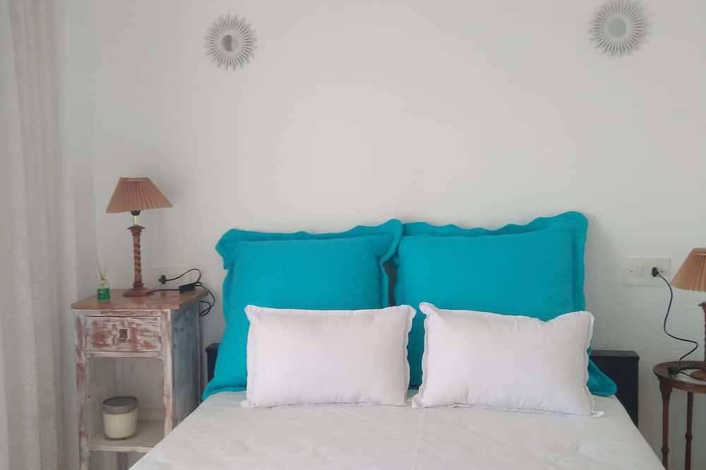 Apartamento entero, Apartamento con terraza&vistas al mar, Wifi y mascotas bajo consulta. Golf a 2Km in San Juan Playa (Alicante), Costa Blanca
