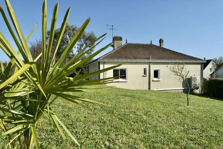 Location de vacances pour 5 personnes, avec jardin à Descartes - 3