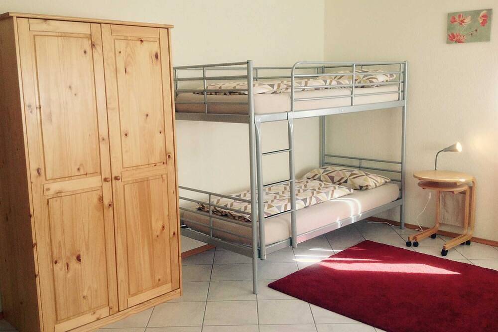 Geheel appartement, Irene Kindsvater - gedeelde kamer met toilet en douche in Europa-Park, Rust