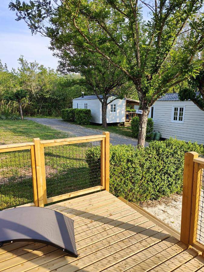 Camping pour 7 personnes, avec jardin ainsi que terrasse et vue à Chauzon - 2