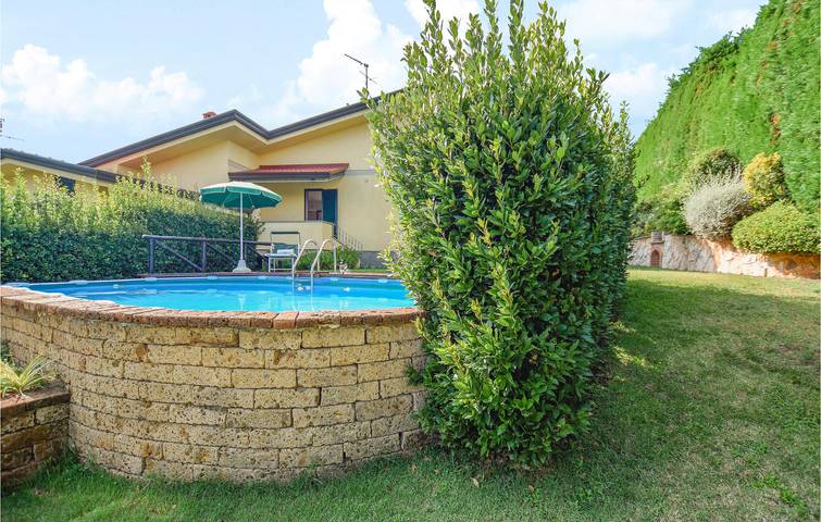 Pool-Apartment mit Meerblick, Parkplatz und Internet in Massarosa, Italienische Riviera