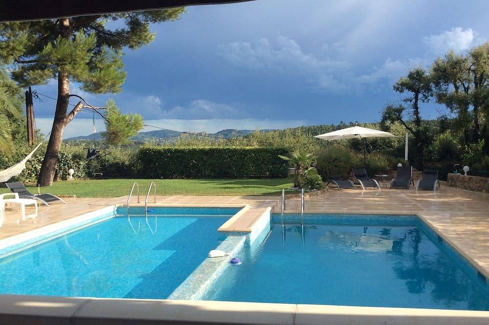 Accommodation in a farmhouse for 1 to 4 people in Le Tignet, Cannes region