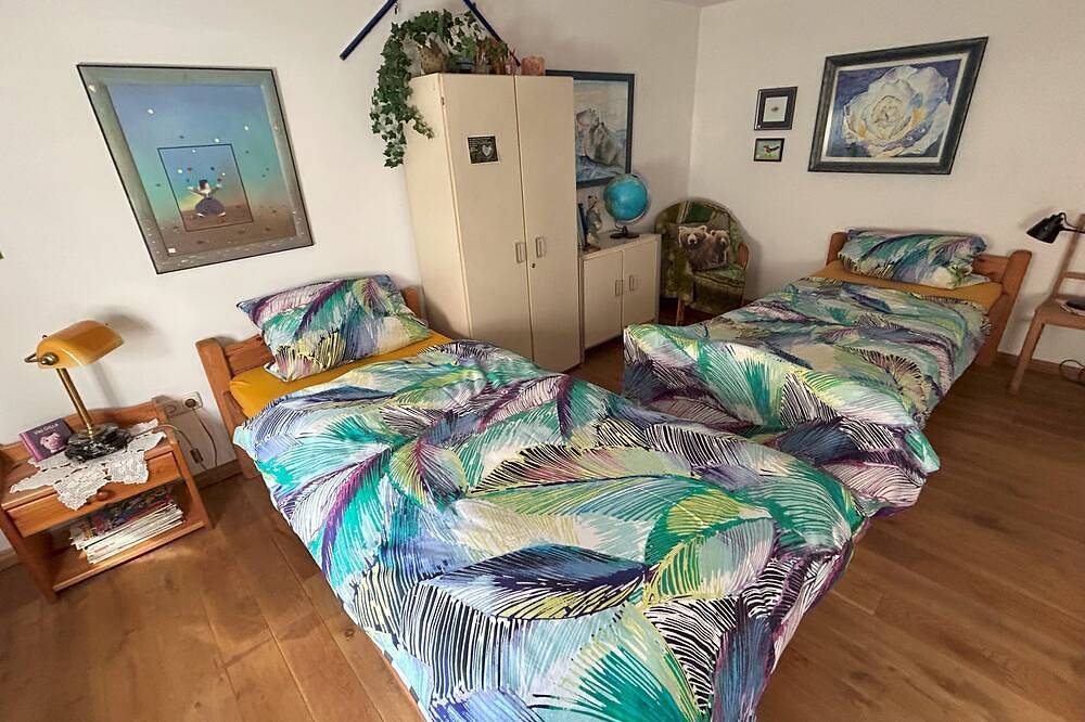 Ganze Wohnung, Stilvolle Ferienwohnung (60m2) mit Freisitz in Bad Rodach, Oberes Maintal - Coburger Land