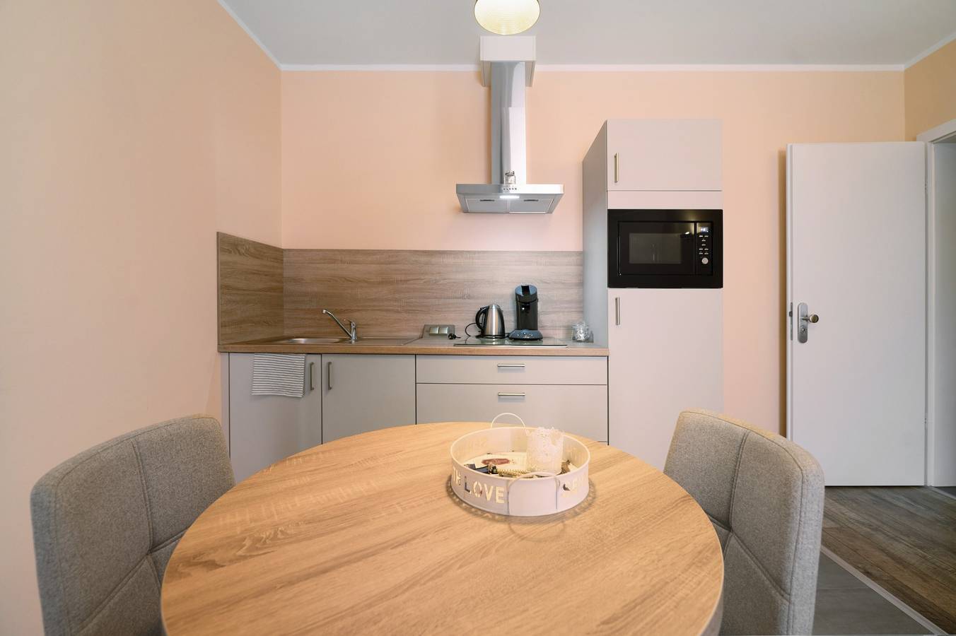 Ganze Wohnung, Ferienwohnung 'Wohnung 3' mit Wlan und Klimaanlage in Gau-Odernheim, Rheinhessen