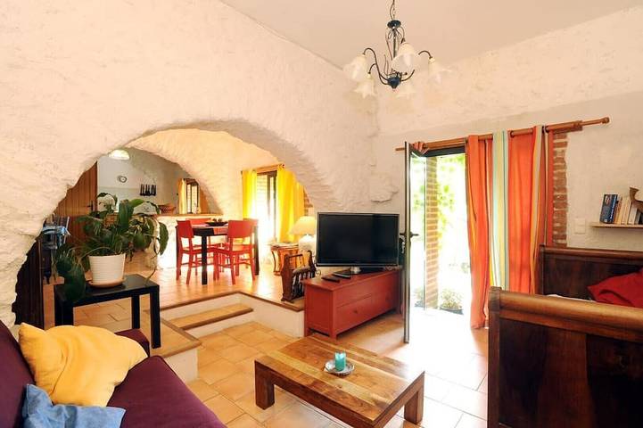 Location de vacances pour 3 personnes, avec piscine ainsi que jardin et terrasse à Saint-Jean-Pla-de-Corts