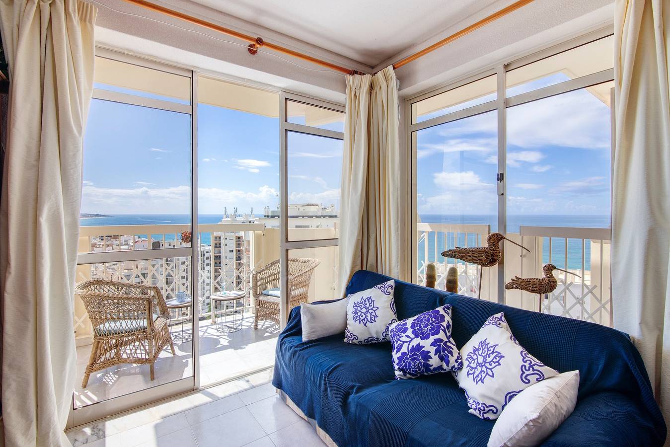 Apartamento entero, Apartamento 'Vieira À Beira Mar' con vistas al mar, balcón y Wi-Fi in Armação de Pêra (costa), Armação de Pera