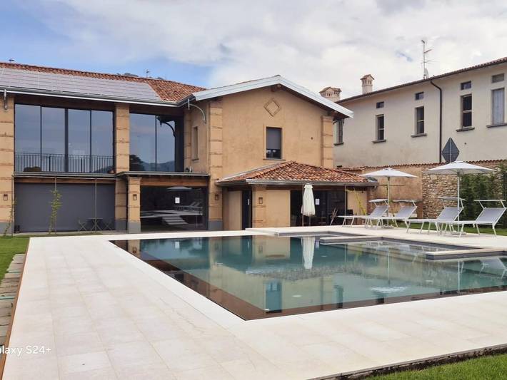 Appartamento per 2 persone, con giardino e piscina a Adro