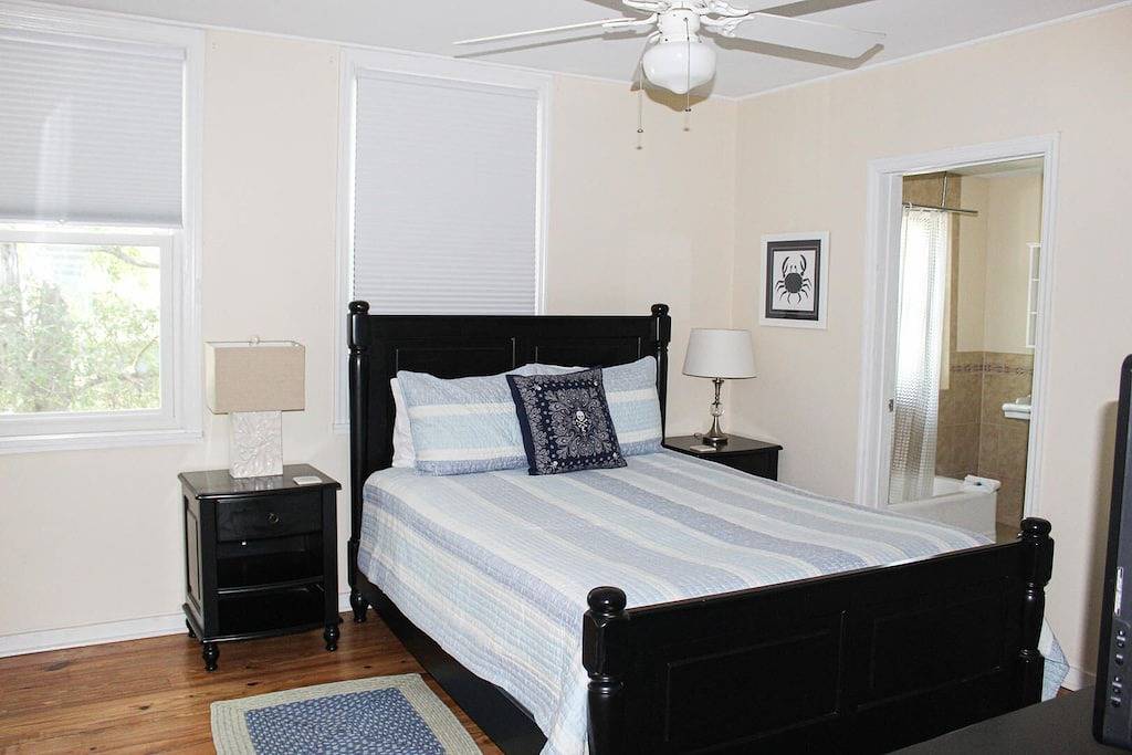 Folly Bungalow ~ Charming 2Br Cottage w / erstaunliche Marsh Views in Folly Beach, Charleston County