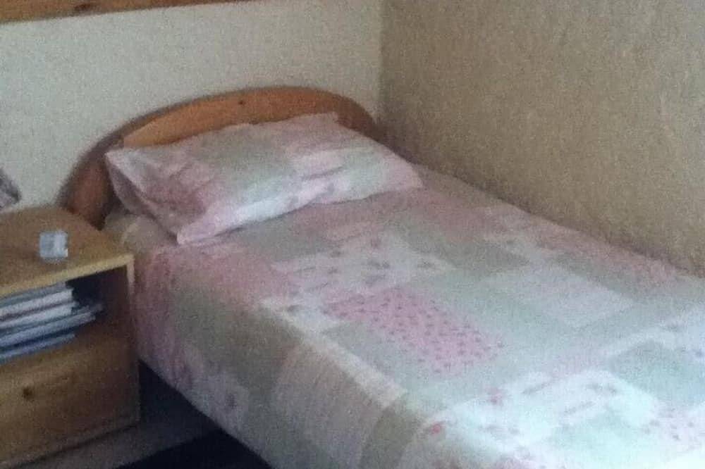 Charmant chalet 800 mètres des pistes dans petite station de ski in Roubion, Région de Nice