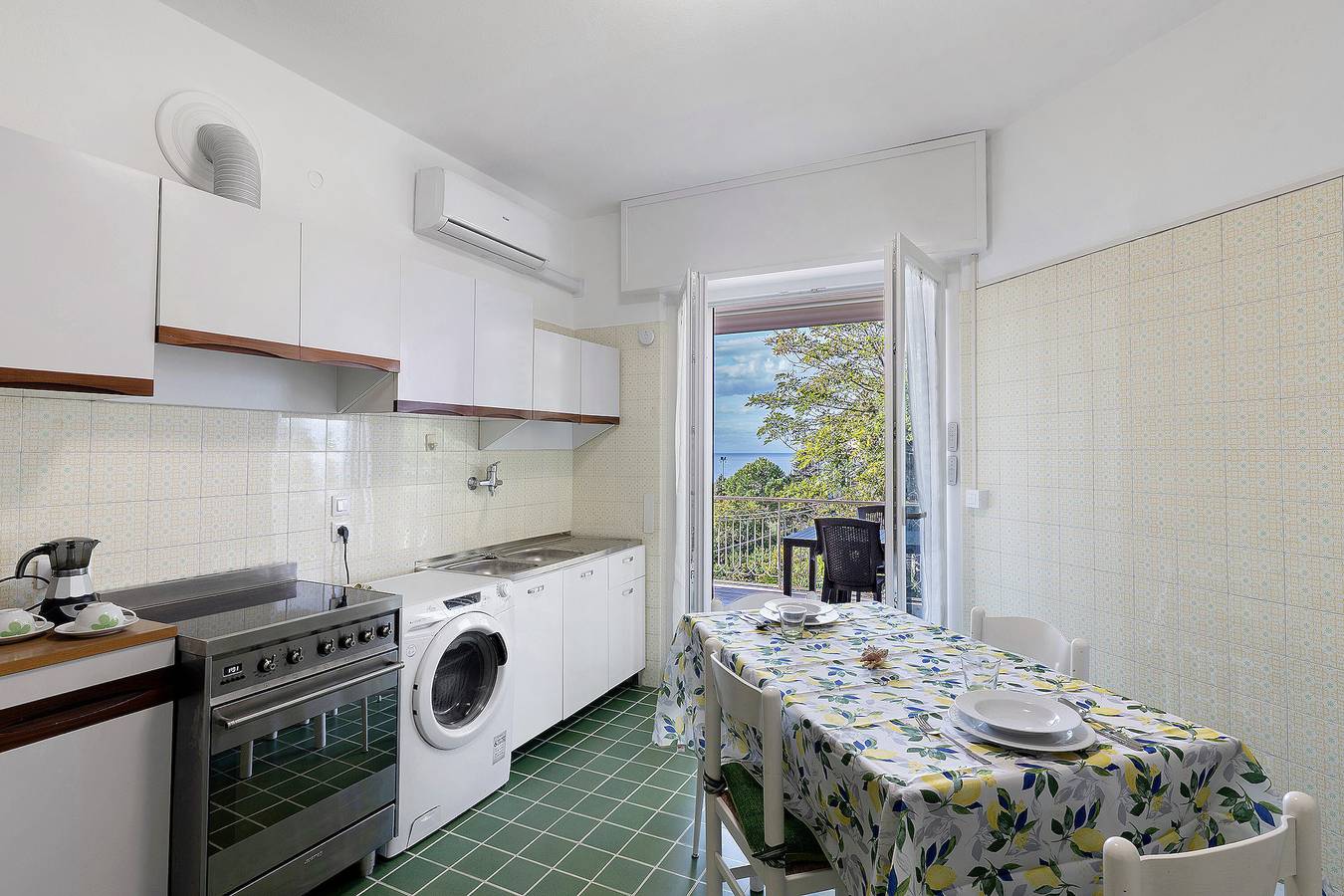 Ferienhaus 'Casa Alizia' mit Meerblick, Wlan und Klimaanlage in Ospedaletti, Ospedaletti Gemeinde