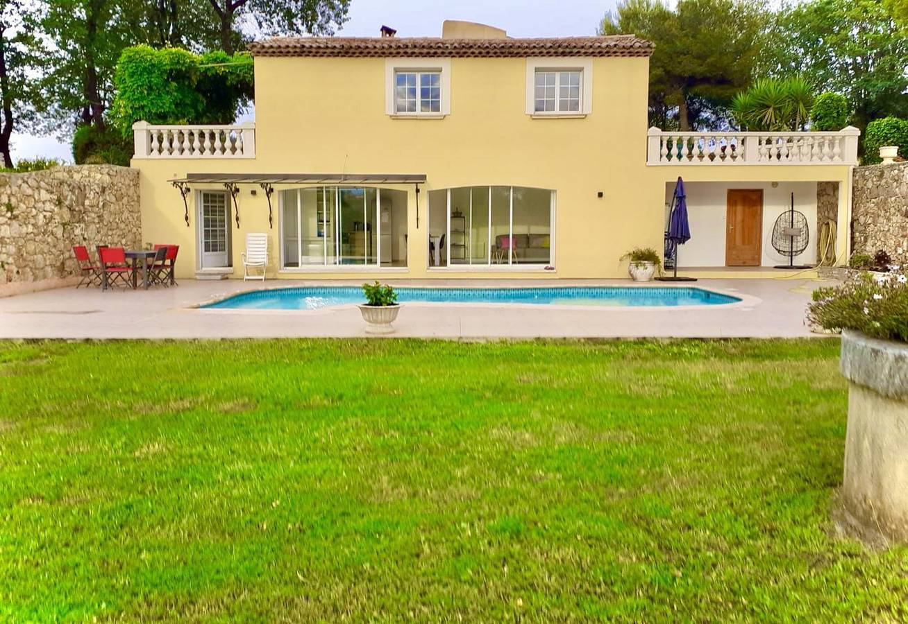 Gîte für 6 Personen mit Terrasse in La Gaude, Cannes und Umgebung