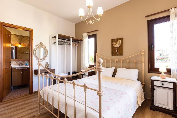 Private Villa mit beheiztem Pool nur 40 m vom Strand entfernt! Toller Meerblick! in Panormos (Rethymno), Rethymno und Umgebung