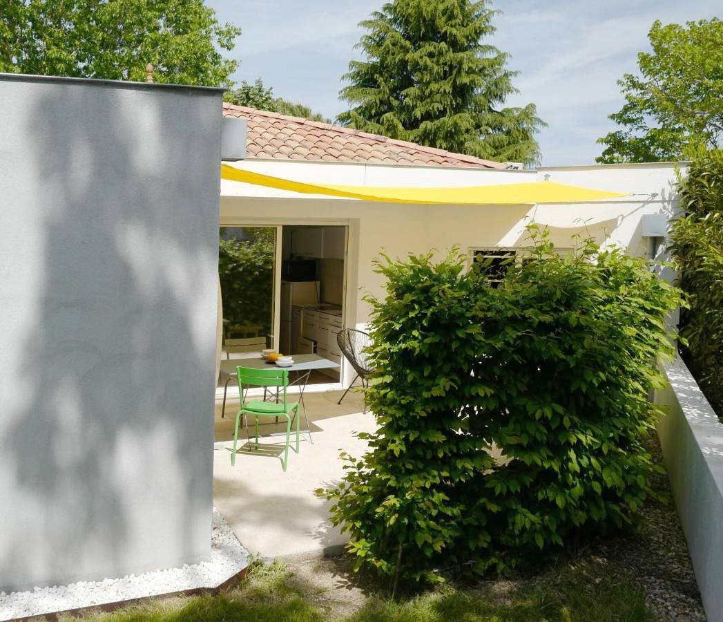 Double Room with Patio in Bergerac, Périgord Pourpre