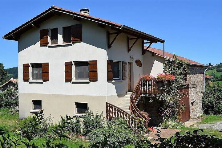 Location de vacances pour 5 personnes, avec Jardin à Propières