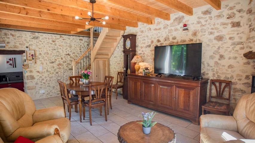 Location de vacances pour 6 personnes, avec jardin et piscine, animaux acceptés à Saint-Cernin-de-l'Herm - 4