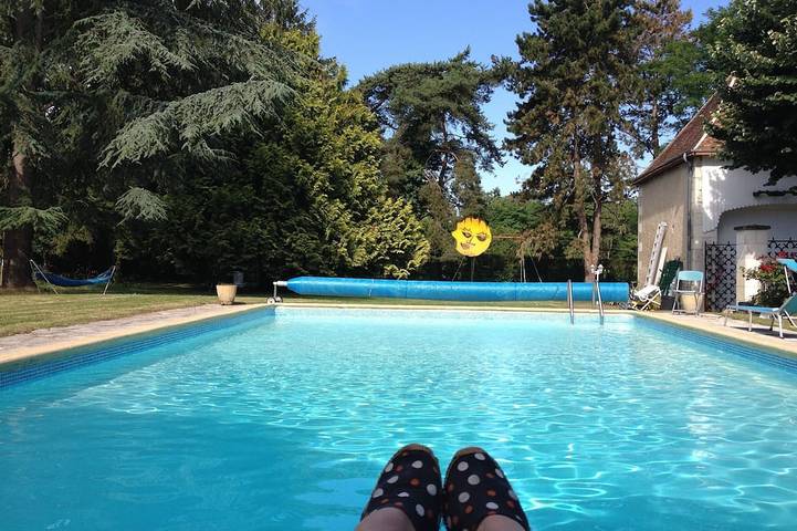 Location de vacances pour 10 personnes, avec Terrasse ainsi que Jardin et Piscine à Francueil