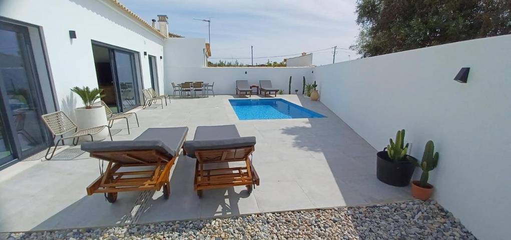 Casa rural para 8 personas, con Balcón y Terraza además de Jardín y Piscina en Sagres