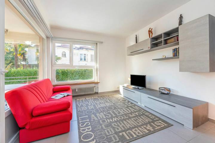 Appartement entier, City Apartment with Balcony and Parking in Lugano, Lac de Lugano