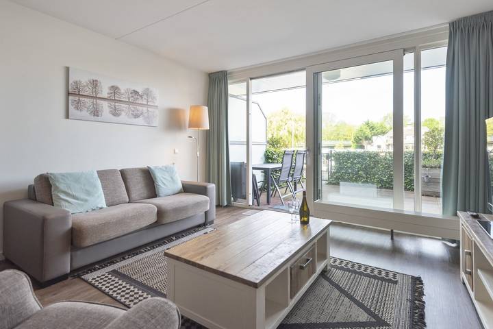 Vakantieappartement voor 3 personen, met terras en uitzicht op het meer in Warmond