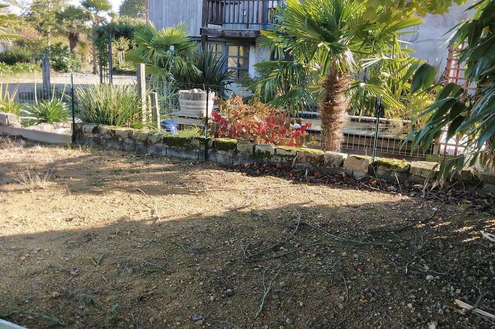 Ganze Wohnung, Appartement au calme 1er étage avec Balcon et Patio,à 18km de la mer in Landébia, Dinan und Umgebung