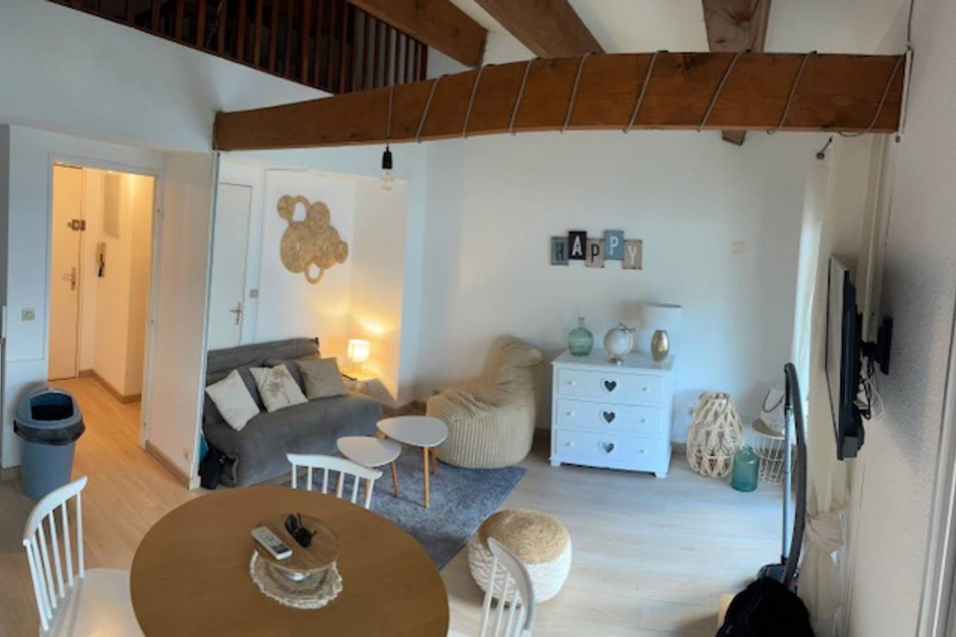 Estudio entero, Studio with balcony at the foot of the beach in Sainte-Maxime, Region de Draguignan