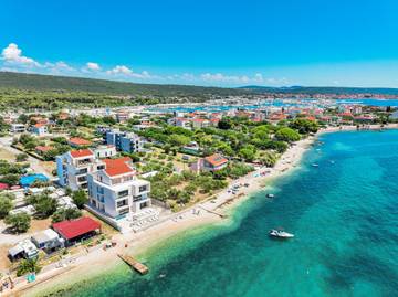 Ferienwohnung für 5 Personen, mit Garten und Balkon, kinderfreundlich in Bibinje