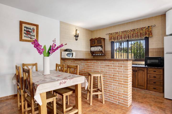 Apartamento para 4 personas, con piscina para niños y jardín en Barbate